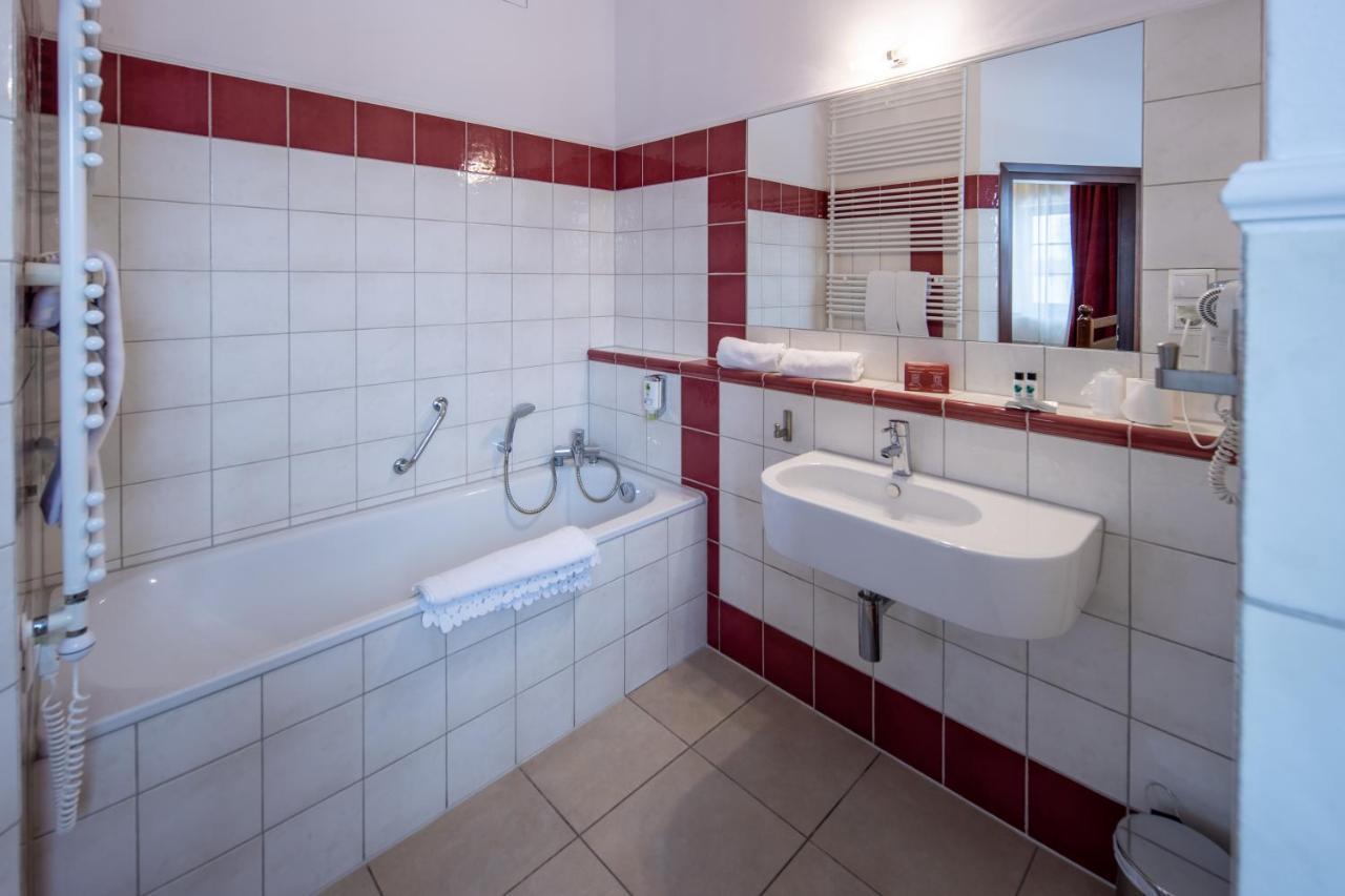Hotel Sloneczny Mlyn บิดกอชซ์ ภายนอก รูปภาพ